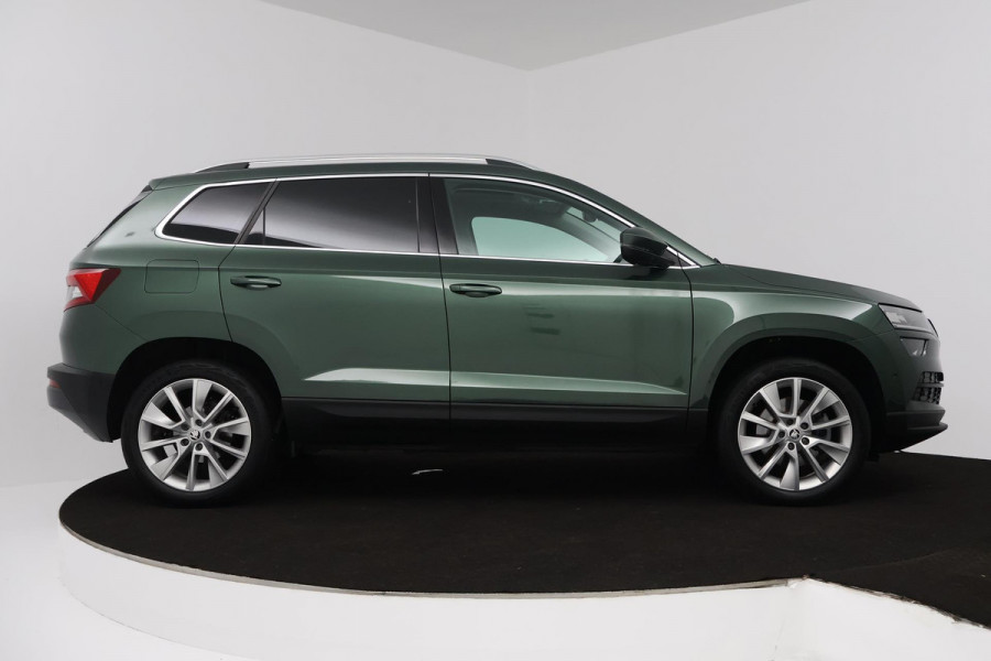 Škoda Karoq 1.5 TSI ACT Style Business (PANORAMADAK, STOELVERWARMING, CAMERA, ELEKTR STOELEN, SFEERVERLICHTING, NL-AUTO)