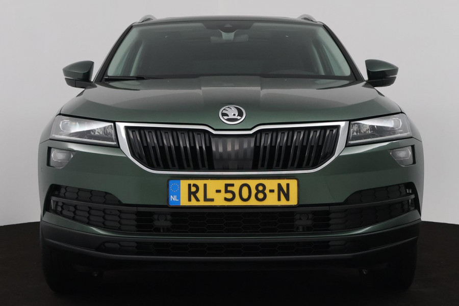Škoda Karoq 1.5 TSI ACT Style Business (PANORAMADAK, STOELVERWARMING, CAMERA, ELEKTR STOELEN, SFEERVERLICHTING, NL-AUTO)