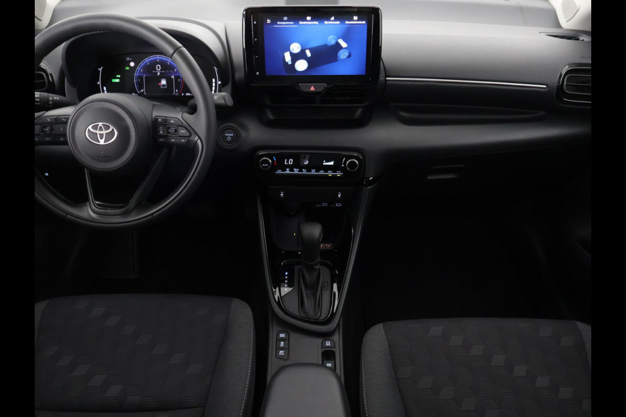 Toyota Yaris 1.5 Hybrid Dynamic Luxury Bi-Tone | Stuur- & Stoelverwarming | Camera | Lichtmetalen velgen |