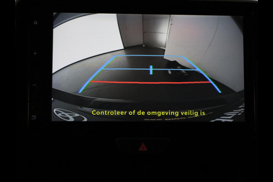 Toyota Yaris 1.5 Hybrid Dynamic Luxury Bi-Tone | Stuur- & Stoelverwarming | Camera | Lichtmetalen velgen |