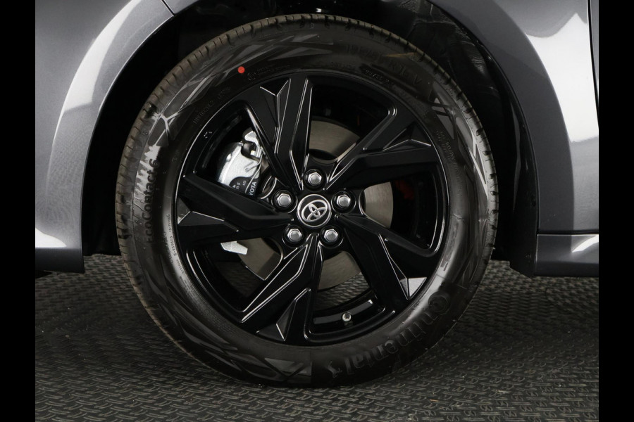 Toyota Yaris 1.5 Hybrid Dynamic Luxury Bi-Tone | Stuur- & Stoelverwarming | Camera | Lichtmetalen velgen |