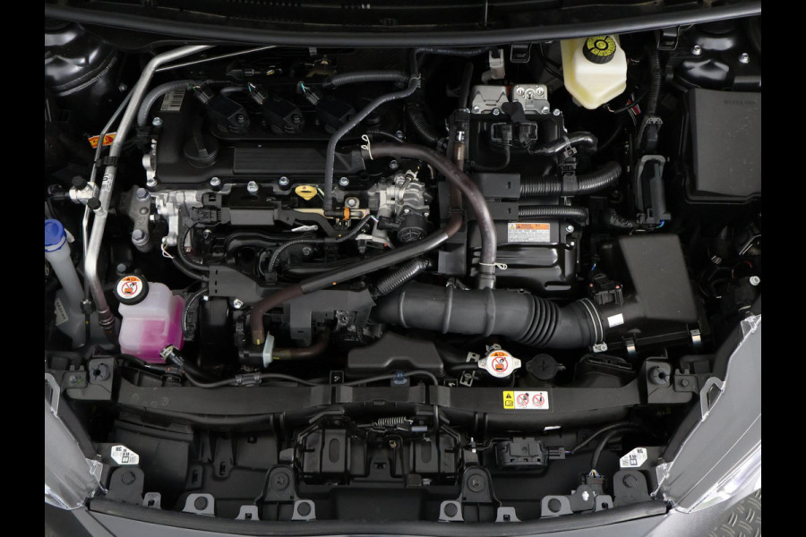 Toyota Yaris 1.5 Hybrid Dynamic Luxury Bi-Tone | Stuur- & Stoelverwarming | Camera | Lichtmetalen velgen |