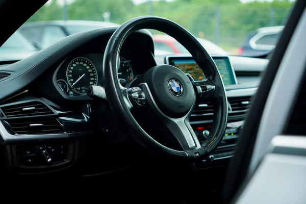 BMW X5 xDrive40e iPerformance / Pano / Harman Kardon / Meeneemprijs