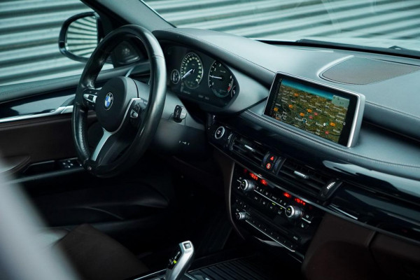 BMW X5 xDrive40e iPerformance / Pano / Harman Kardon / Meeneemprijs