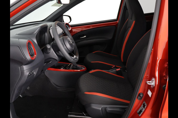Toyota Aygo X 1.0 VVT-i S-CVT PULS-PACK AUTOMAAT ** DIRECT LEVERBAAR***VOORRAADDEAL**