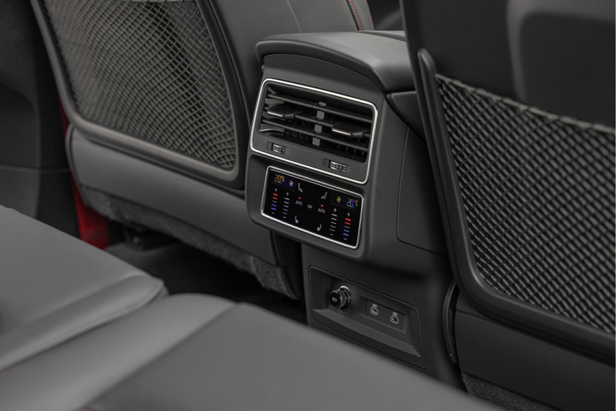 Audi SQ7 4.0 TFSI 507pk Quattro 7p Pano S-stoelen HuD Standkachel 4-wielsturing B&O