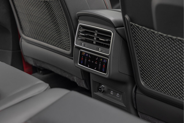 Audi SQ7 4.0 TFSI 507pk Quattro 7p Pano S-stoelen HuD Standkachel 4-wielsturing B&O