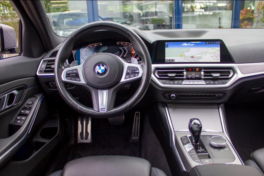 BMW 3 Serie 318i Executive Edition|Prijs incl. 12 mnd garantie| M-Pakket Schuif/Kanteldak Camera BMW Led Lmv 19"