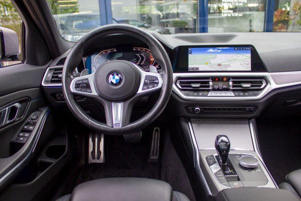 BMW 3 Serie 318i Executive Edition|Prijs incl. 12 mnd garantie| M-Pakket Schuif/Kanteldak Camera BMW Led Lmv 19"
