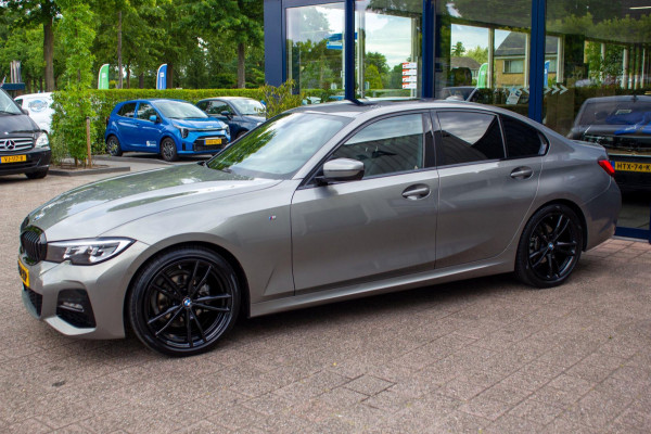 BMW 3 Serie 318i Executive Edition|Prijs incl. 12 mnd garantie| M-Pakket Schuif/Kanteldak Camera BMW Led Lmv 19"