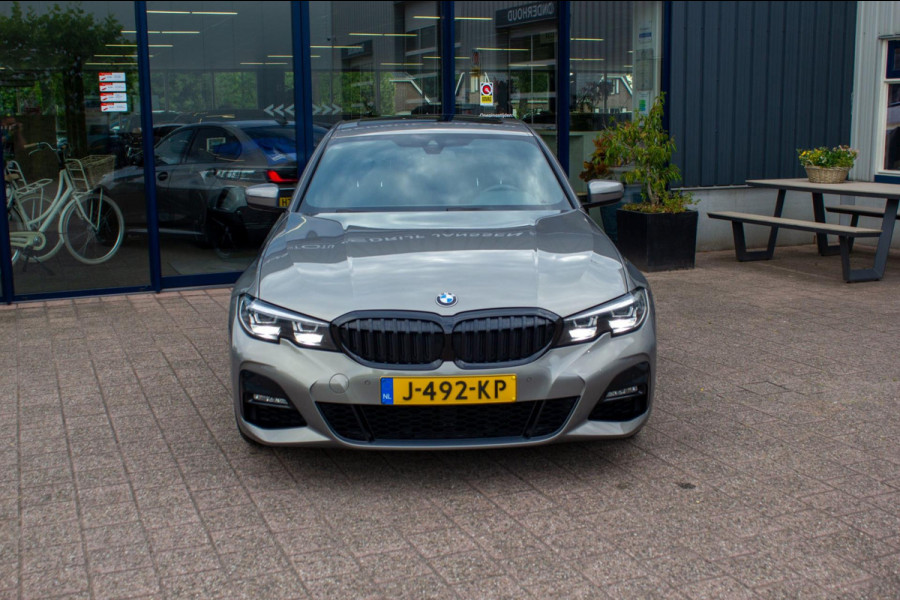 BMW 3 Serie 318i Executive Edition|Prijs incl. 12 mnd garantie| M-Pakket Schuif/Kanteldak Camera BMW Led Lmv 19"
