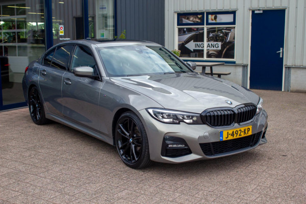 BMW 3 Serie 318i Executive Edition|Prijs incl. 12 mnd garantie| M-Pakket Schuif/Kanteldak Camera BMW Led Lmv 19"