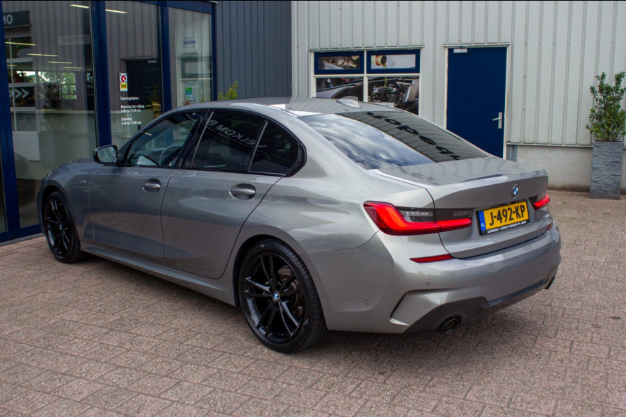 BMW 3 Serie 318i Executive Edition|Prijs incl. 12 mnd garantie| M-Pakket Schuif/Kanteldak Camera BMW Led Lmv 19"