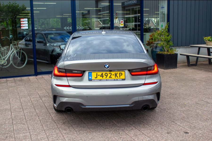 BMW 3 Serie 318i Executive Edition|Prijs incl. 12 mnd garantie| M-Pakket Schuif/Kanteldak Camera BMW Led Lmv 19"
