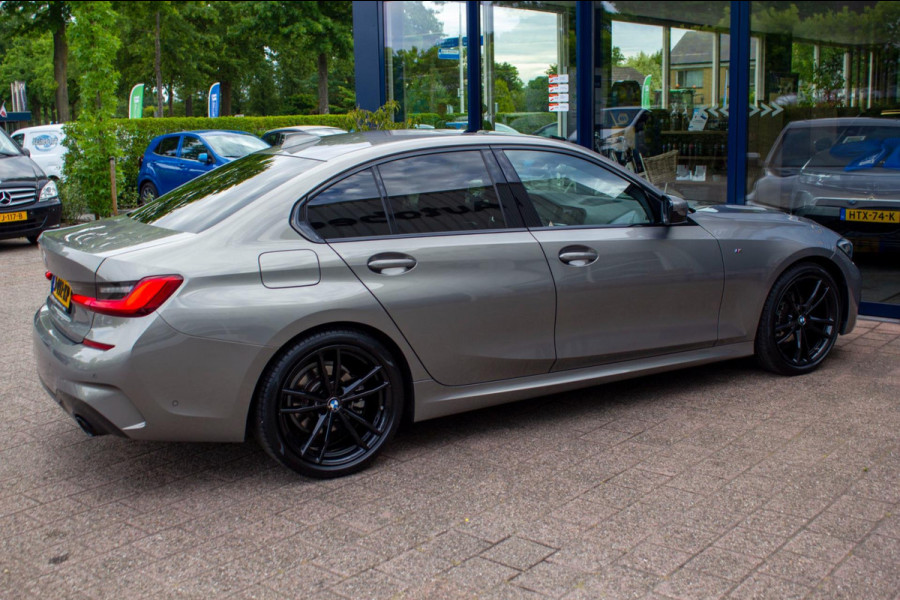 BMW 3 Serie 318i Executive Edition|Prijs incl. 12 mnd garantie| M-Pakket Schuif/Kanteldak Camera BMW Led Lmv 19"