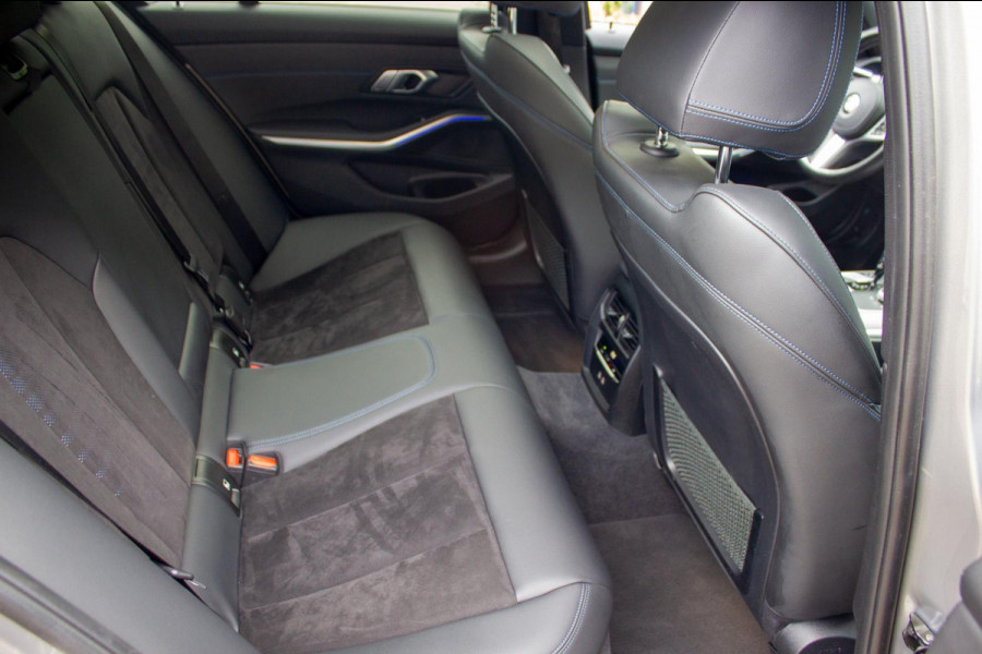 BMW 3 Serie 318i Executive Edition|Prijs incl. 12 mnd garantie| M-Pakket Schuif/Kanteldak Camera BMW Led Lmv 19"