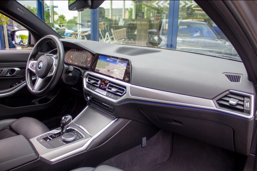 BMW 3 Serie 318i Executive Edition|Prijs incl. 12 mnd garantie| M-Pakket Schuif/Kanteldak Camera BMW Led Lmv 19"