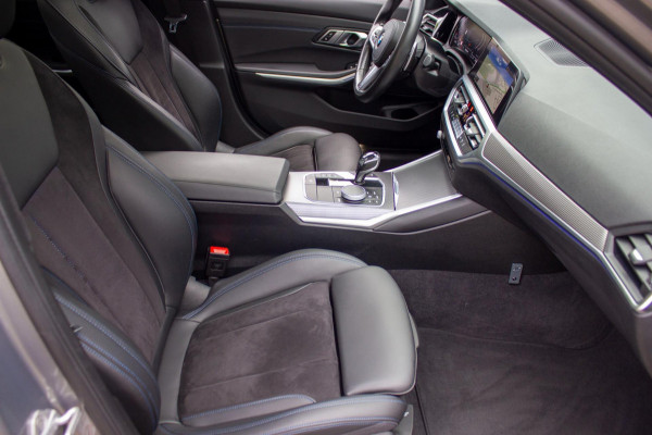 BMW 3 Serie 318i Executive Edition|Prijs incl. 12 mnd garantie| M-Pakket Schuif/Kanteldak Camera BMW Led Lmv 19"