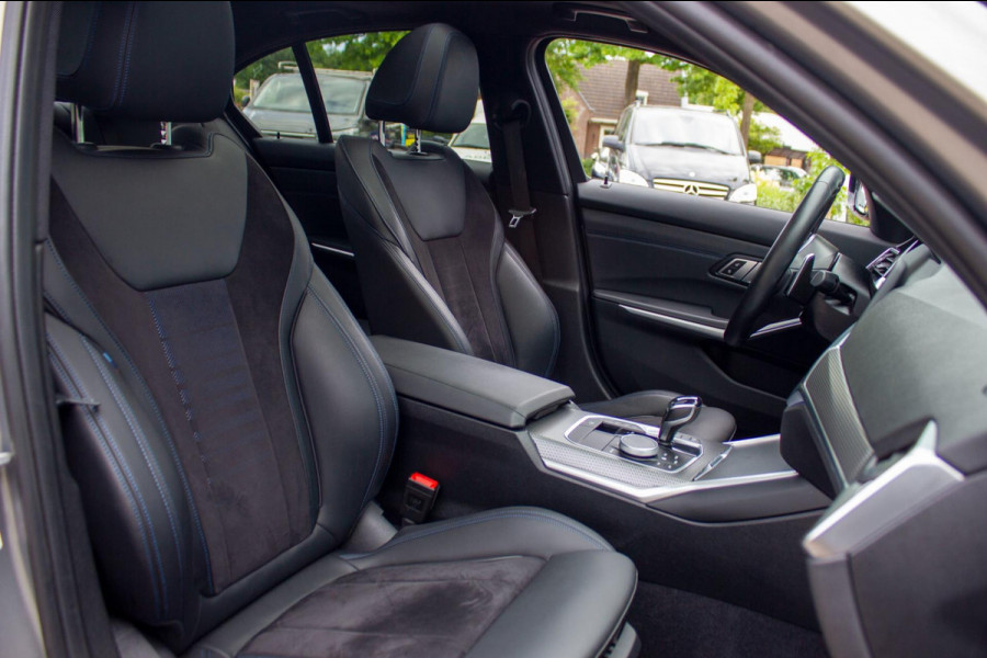BMW 3 Serie 318i Executive Edition|Prijs incl. 12 mnd garantie| M-Pakket Schuif/Kanteldak Camera BMW Led Lmv 19"