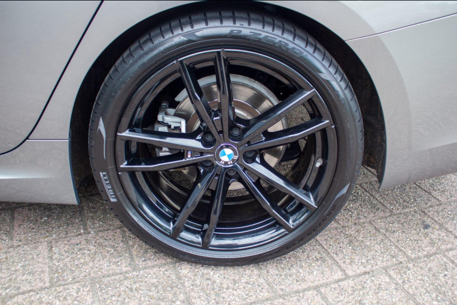 BMW 3 Serie 318i Executive Edition|Prijs incl. 12 mnd garantie| M-Pakket Schuif/Kanteldak Camera BMW Led Lmv 19"