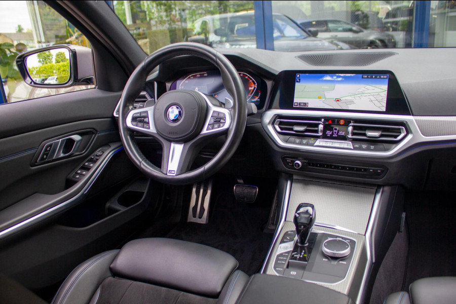 BMW 3 Serie 318i Executive Edition|Prijs incl. 12 mnd garantie| M-Pakket Schuif/Kanteldak Camera BMW Led Lmv 19"
