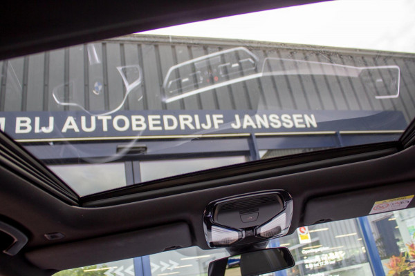 BMW 3 Serie 318i Executive Edition|Prijs incl. 12 mnd garantie| M-Pakket Schuif/Kanteldak Camera BMW Led Lmv 19"
