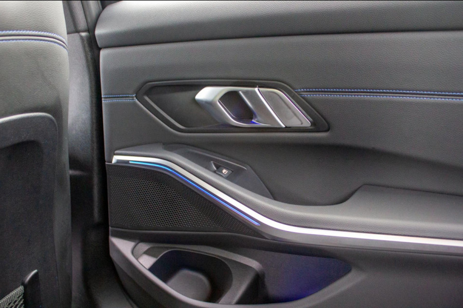 BMW 3 Serie 318i Executive Edition|Prijs incl. 12 mnd garantie| M-Pakket Schuif/Kanteldak Camera BMW Led Lmv 19"