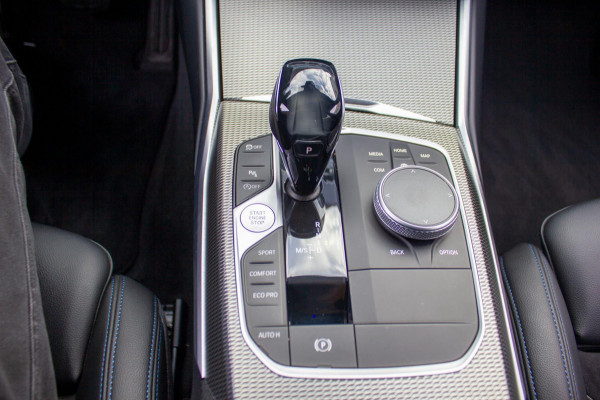 BMW 3 Serie 318i Executive Edition|Prijs incl. 12 mnd garantie| M-Pakket Schuif/Kanteldak Camera BMW Led Lmv 19"