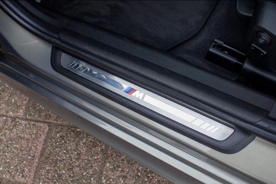 BMW 3 Serie 318i Executive Edition|Prijs incl. 12 mnd garantie| M-Pakket Schuif/Kanteldak Camera BMW Led Lmv 19"