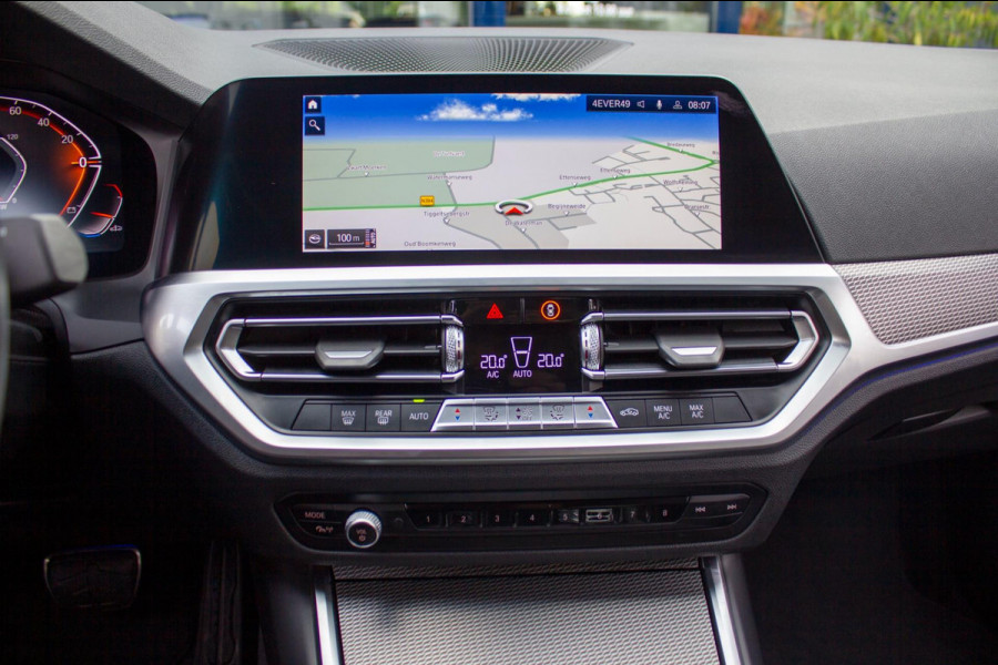 BMW 3 Serie 318i Executive Edition|Prijs incl. 12 mnd garantie| M-Pakket Schuif/Kanteldak Camera BMW Led Lmv 19"