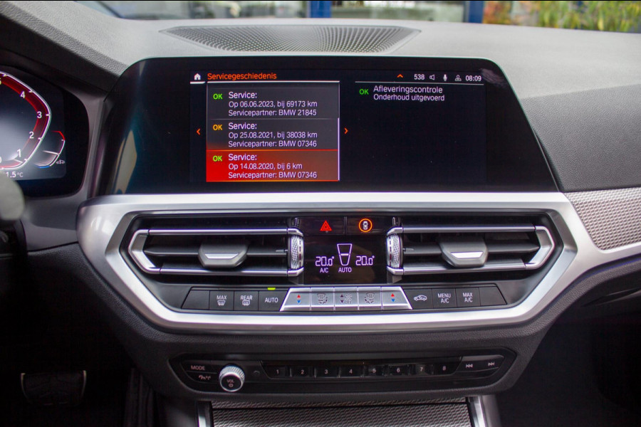 BMW 3 Serie 318i Executive Edition|Prijs incl. 12 mnd garantie| M-Pakket Schuif/Kanteldak Camera BMW Led Lmv 19"