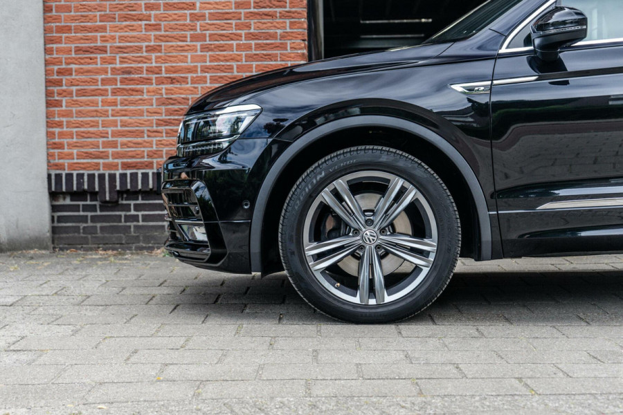 Volkswagen Tiguan 2.0 TSI 4 Motion R-Line Pano / Trekhaak / Camera