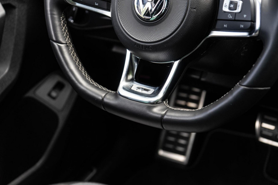 Volkswagen Tiguan 2.0 TSI 4 Motion R-Line Pano / Trekhaak / Camera