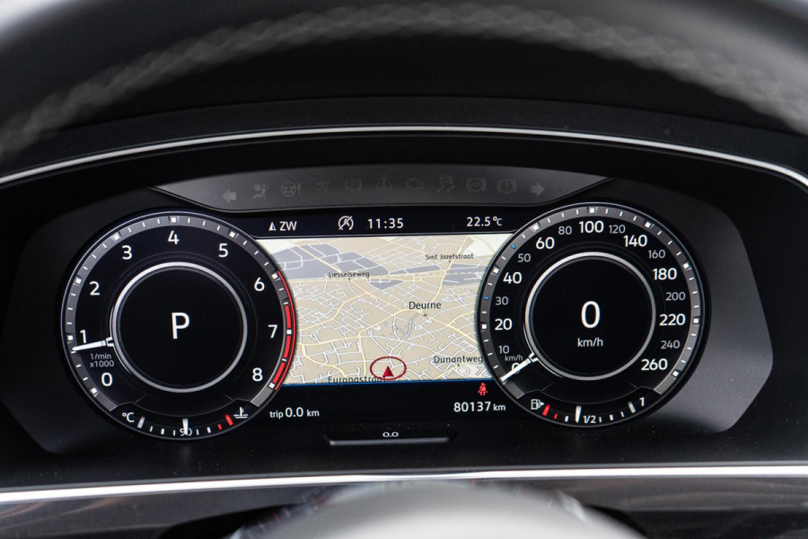 Volkswagen Tiguan 2.0 TSI 4 Motion R-Line Pano / Trekhaak / Camera