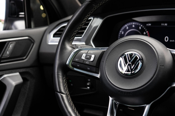 Volkswagen Tiguan 2.0 TSI 4 Motion R-Line Pano / Trekhaak / Camera