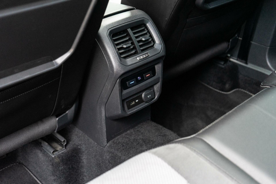 Volkswagen Tiguan 2.0 TSI 4 Motion R-Line Pano / Trekhaak / Camera