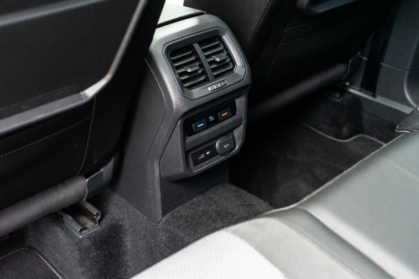 Volkswagen Tiguan 2.0 TSI 4 Motion R-Line Pano / Trekhaak / Camera
