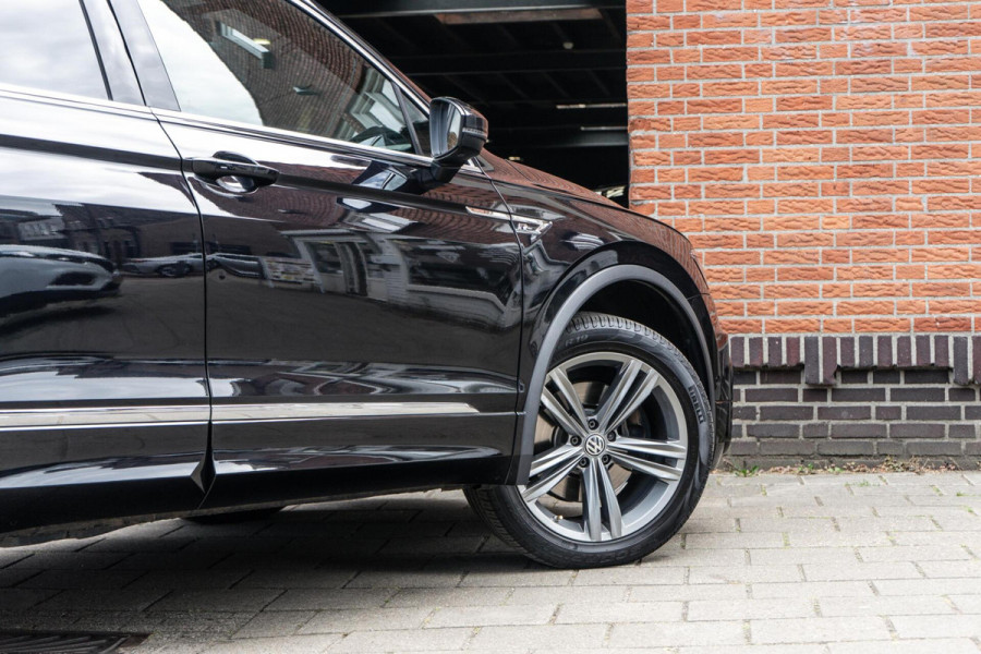 Volkswagen Tiguan 2.0 TSI 4 Motion R-Line Pano / Trekhaak / Camera