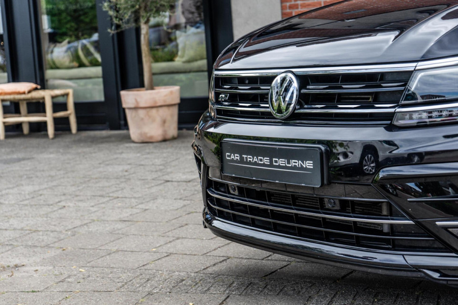 Volkswagen Tiguan 2.0 TSI 4 Motion R-Line Pano / Trekhaak / Camera