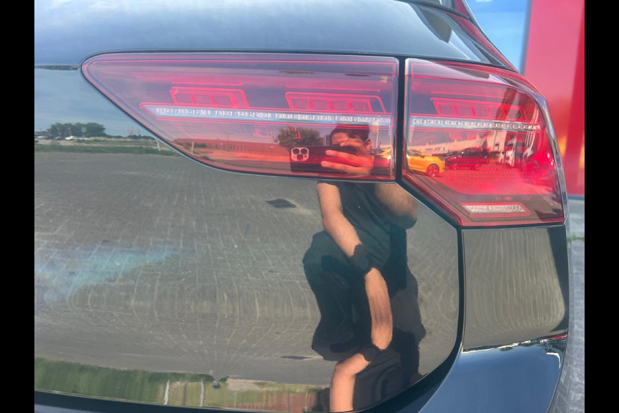Volkswagen Golf 2.0 TSI GTI