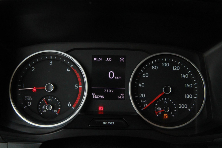 Volkswagen Crafter 35 2.0 TDI 140PK L3H2 Trendline / Trekhaak / App connect / Gev. stoel / imperiaal