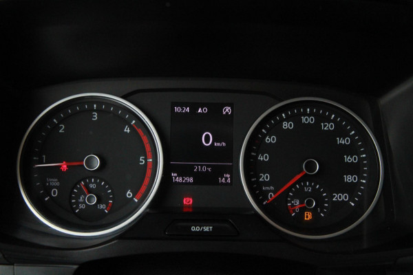 Volkswagen Crafter 35 2.0 TDI 140PK L3H2 Trendline / Trekhaak / App connect / Gev. stoel / imperiaal