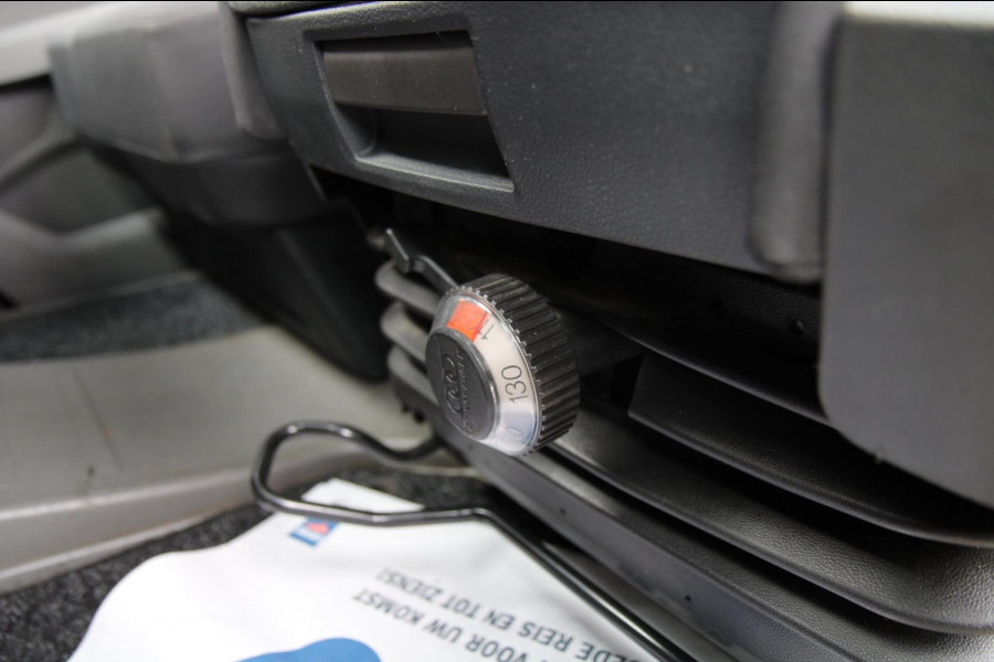 Volkswagen Crafter 35 2.0 TDI 140PK L3H2 Trendline / Trekhaak / App connect / Gev. stoel / imperiaal
