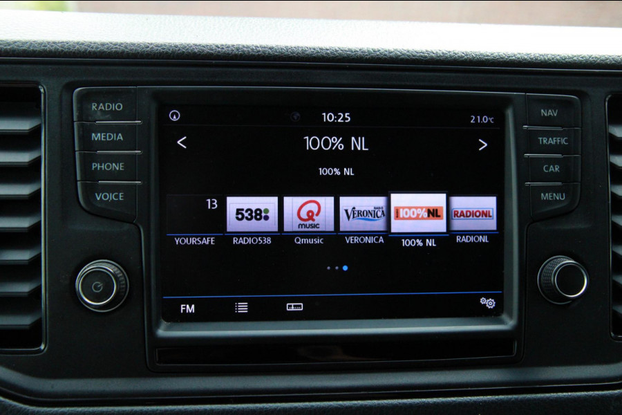 Volkswagen Crafter 35 2.0 TDI 140PK L3H2 Trendline / Trekhaak / App connect / Gev. stoel / imperiaal