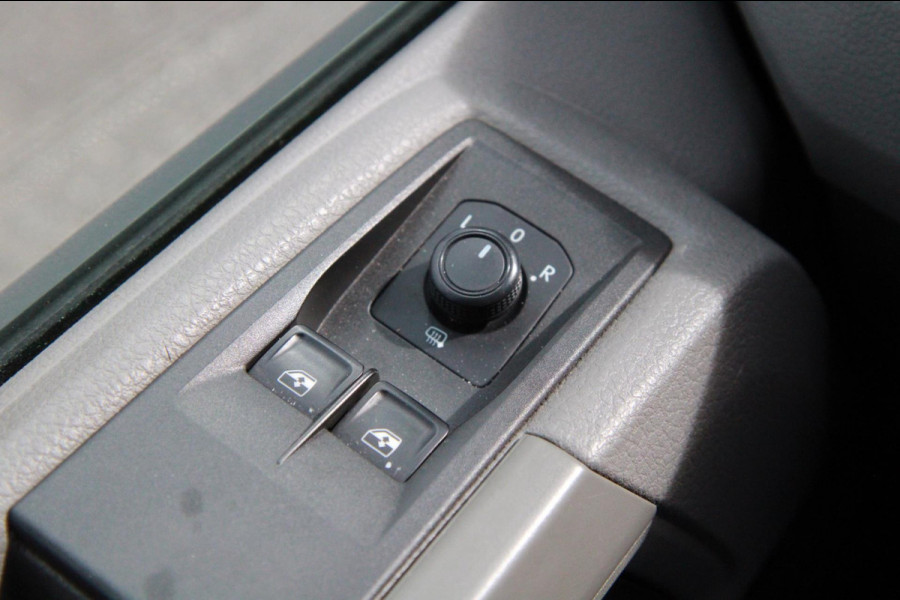 Volkswagen Crafter 35 2.0 TDI 140PK L3H2 Trendline / Trekhaak / App connect / Gev. stoel / imperiaal