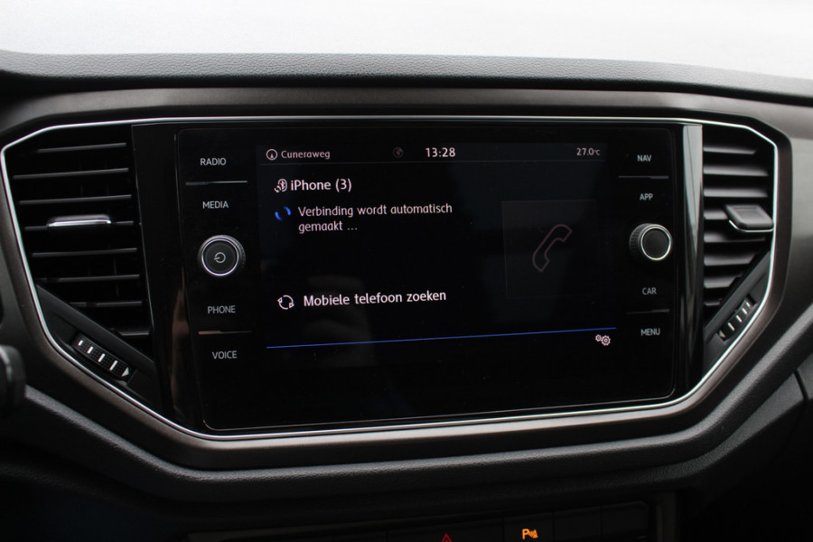 Volkswagen T-Roc 1.5 TSI Sport / Trekhaak / Virtual Cockpit / Navigatie / Parkeerhulp V+A / Spiegelpakket / 17'' / Apple CarPlay / ACC