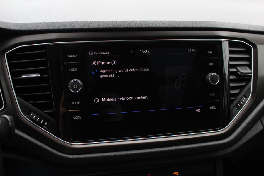 Volkswagen T-Roc 1.5 TSI Sport / Trekhaak / Virtual Cockpit / Navigatie / Parkeerhulp V+A / Spiegelpakket / 17'' / Apple CarPlay / ACC