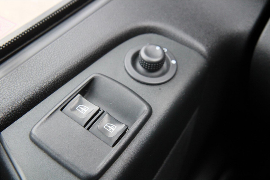 Opel Vivaro 1.6 CDTI L2H1 Sport EcoFlex 125PK / Camera / Alarm / 3 zits / Navi