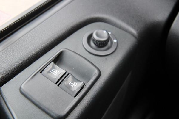 Opel Vivaro 1.6 CDTI L2H1 Sport EcoFlex 125PK / Camera / Alarm / 3 zits / Navi