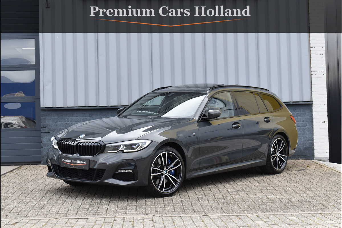 BMW 3 Serie Touring 330e xDrive M-Sport 292 Pk Pano Memory Head-Up Laser Vol Leder 19 Inch BMW 3 Serie Touring 330e xDrive M-Sport 292 Pk Pano Memory Head-Up Laser Vol Leder 19 Inch